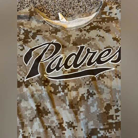 Padres xl mens preloved preowned Camo T-Shirt - Picture 2 of 4